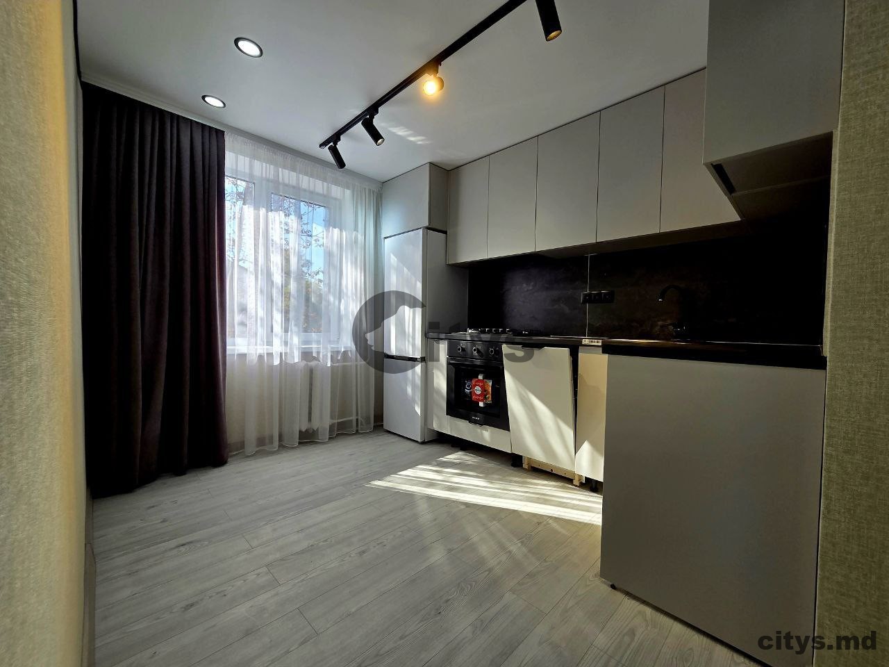 Apartament cu 2 camere, 50m², Sarmizejetusa photo 0