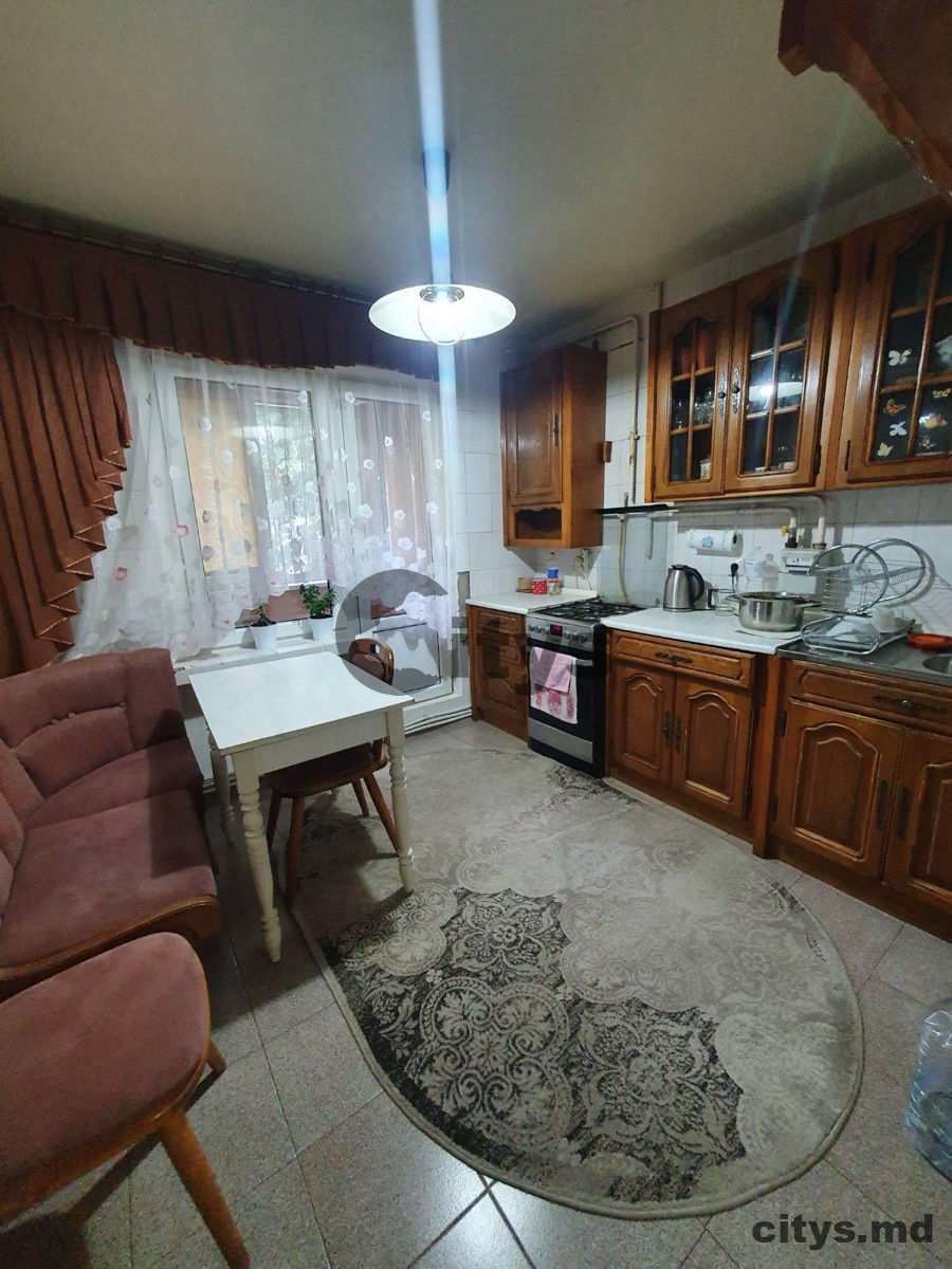 2-х комнатная квартира, 55м², M.Basarab photo 0