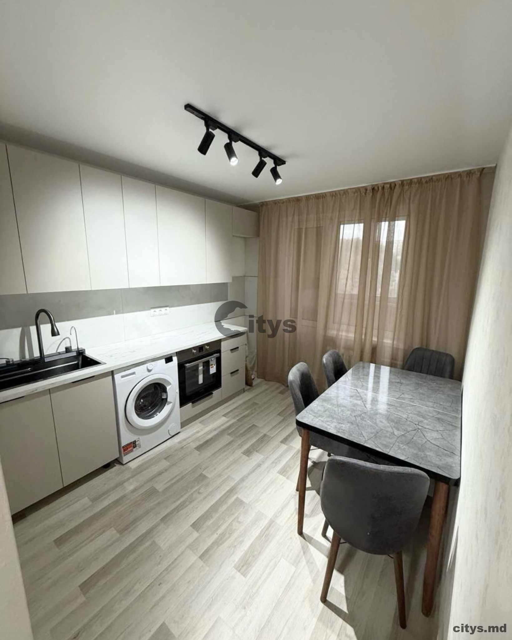 Se vinde-Apartament cu 2 camere, 42m², Rîșcani,Florilor photo 5 - citys.md Se vinde-Apartament cu 2 camere, 42m², Rîșcani,Florilor photo 4