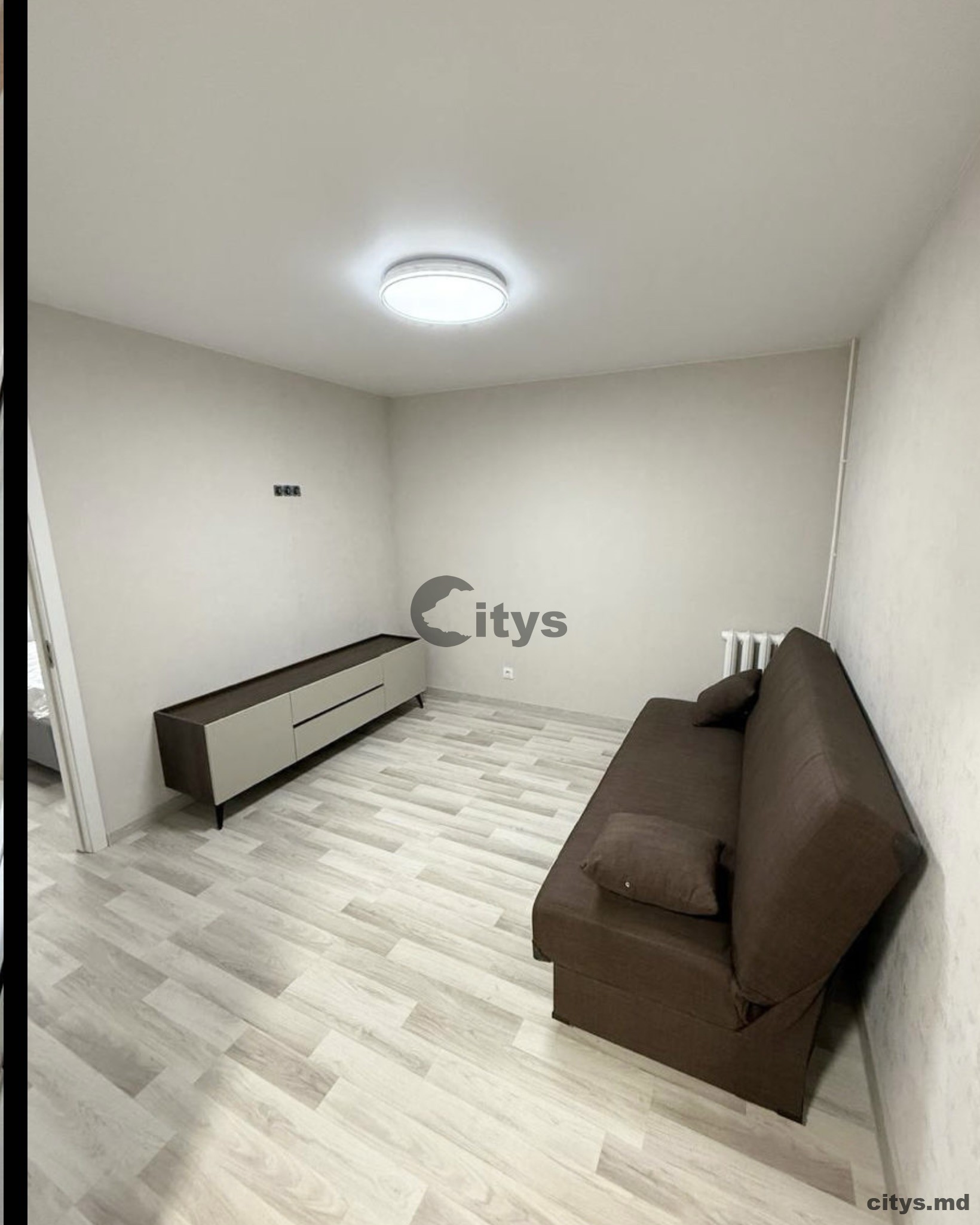 Se vinde-Apartament cu 2 camere, 42m², Rîșcani,Florilor photo 2 - citys.md Se vinde-Apartament cu 2 camere, 42m², Rîșcani,Florilor photo 1