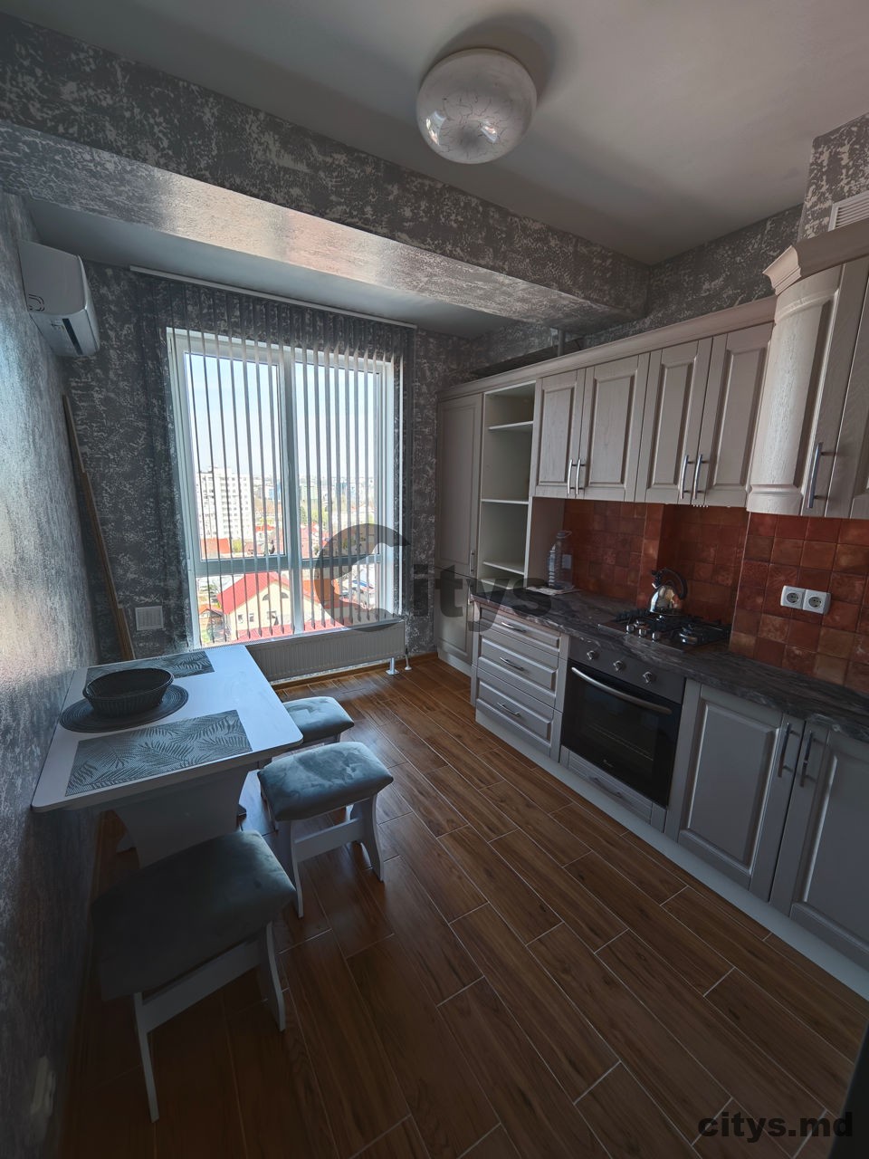 chirie-Apartament cu 1 cameră, Buiucani 43m², str. Vissarion Belinski photo 4