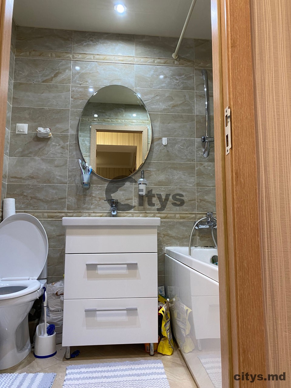 Apartament cu 2 camere, 50m², Podul Inalt photo 6