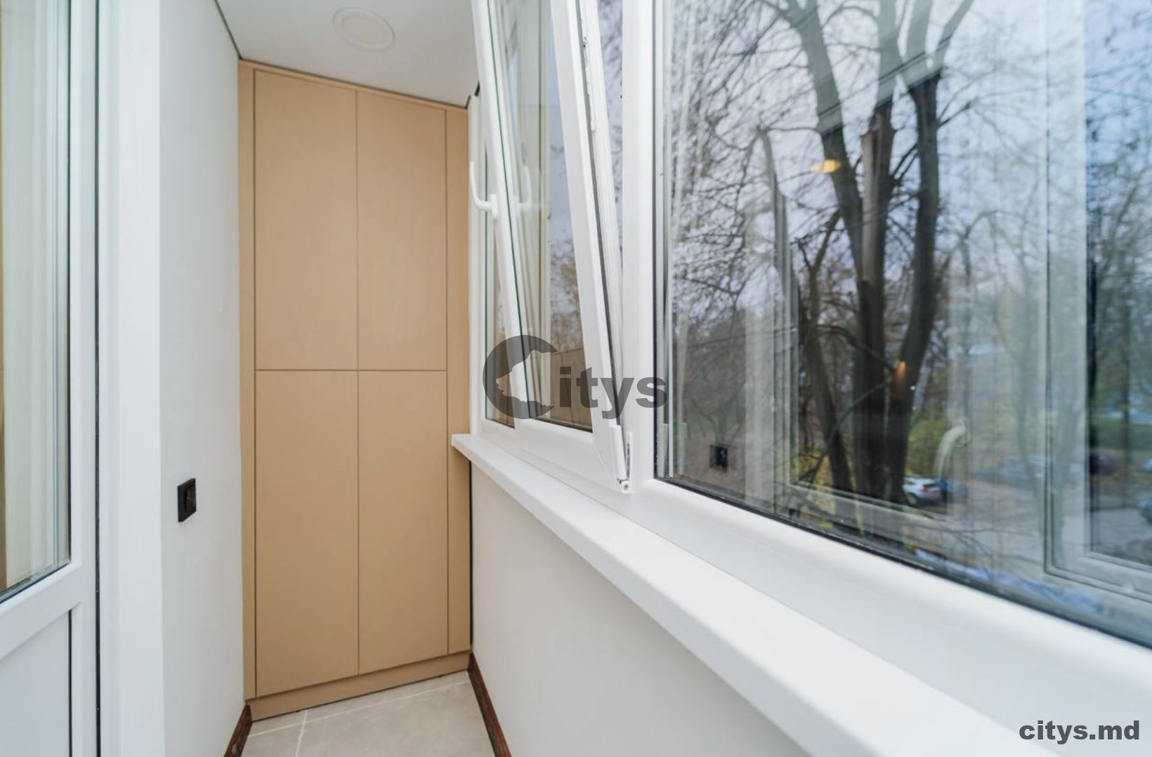 Se vinde-Apartament cu 2 camere, 50m², Botanica,Trandafirilor photo 2