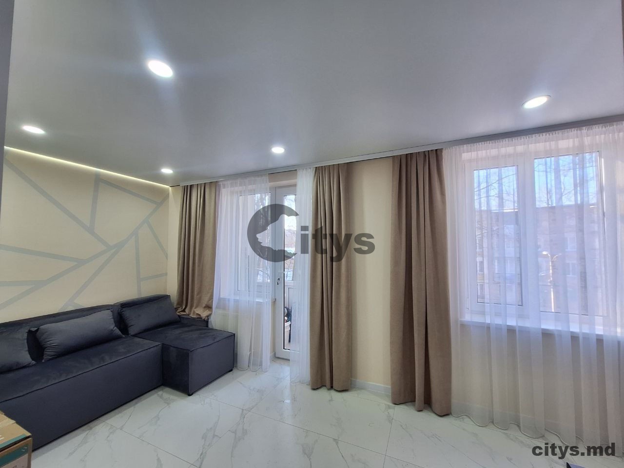 Vînzare, Apartament cu 2 camere+living, 45m², Titulescu,22 photo 5