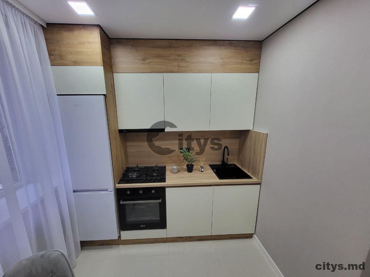 Vînzare, Apartament cu 3 camere și living, 54m², V. Lupu,31 photo 9