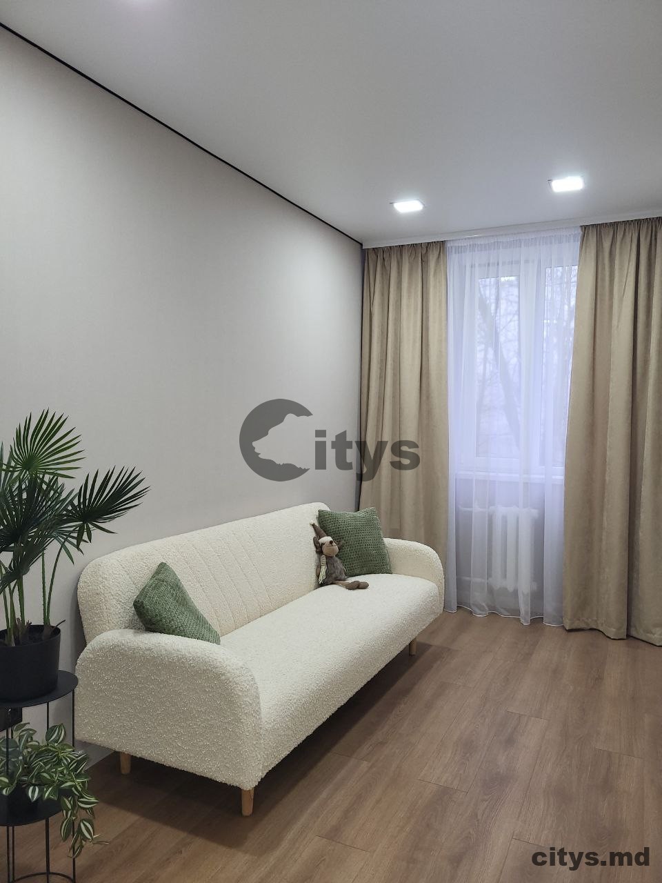 Vînzare, Apartament cu 3 camere și living, 54m², V. Lupu,31 photo 17