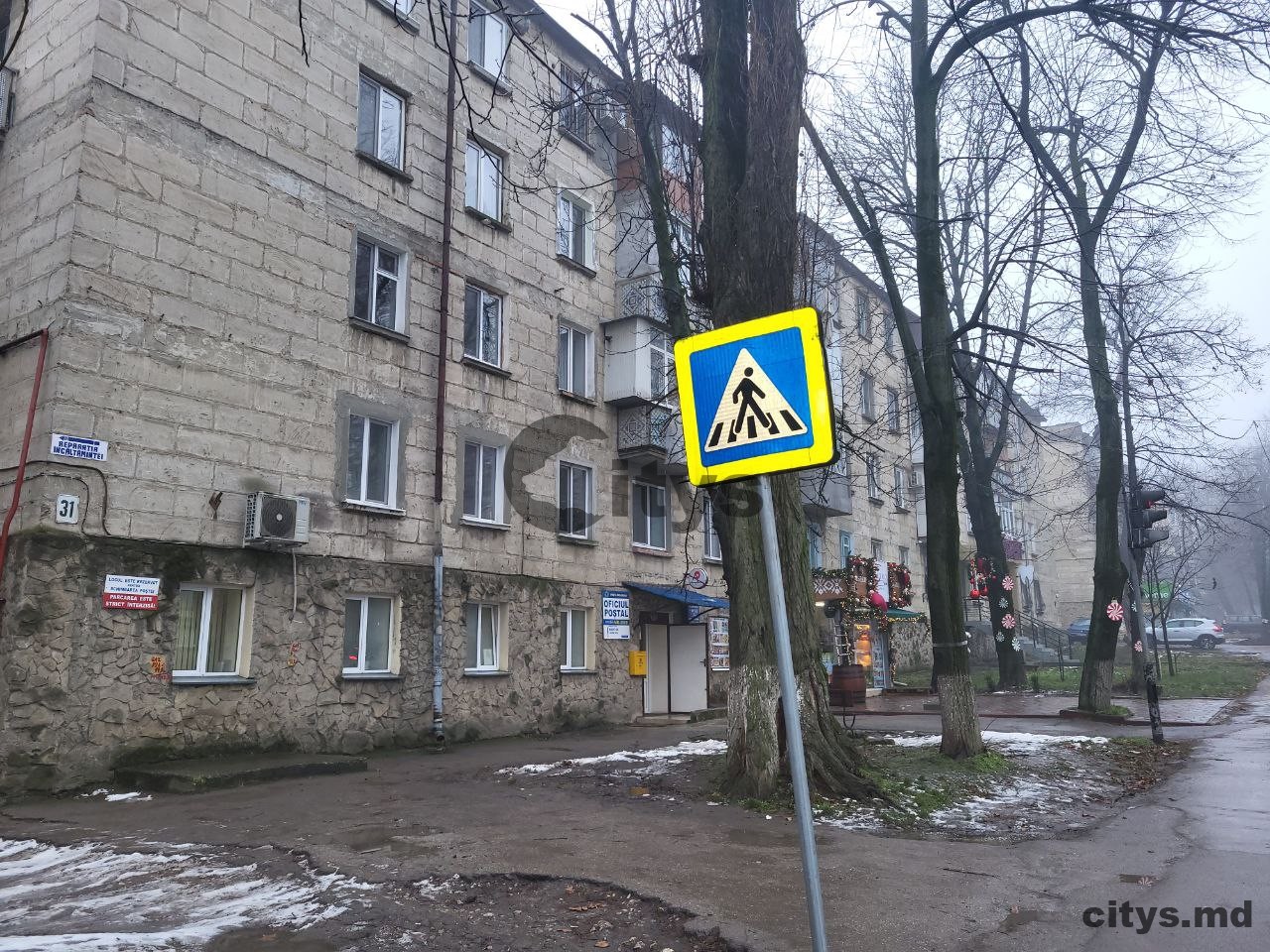 Vînzare, Apartament cu 3 camere și living, 54m², V. Lupu,31 photo 3