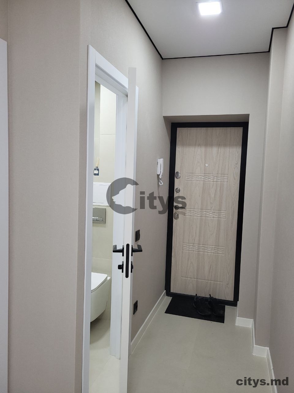 Vînzare, Apartament cu 3 camere și living, 54m², V. Lupu,31 photo 5