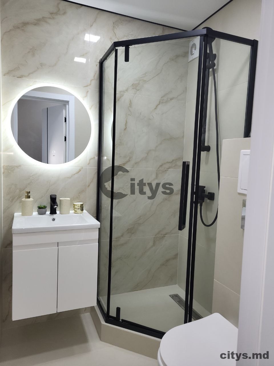 Vînzare, Apartament cu 3 camere și living, 54m², V. Lupu,31 photo 19