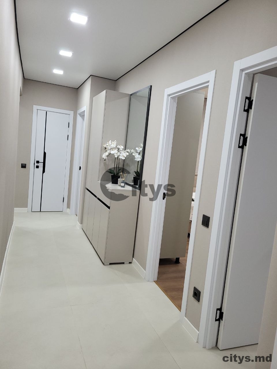 Vînzare, Apartament cu 3 camere și living, 54m², V. Lupu,31 photo 6