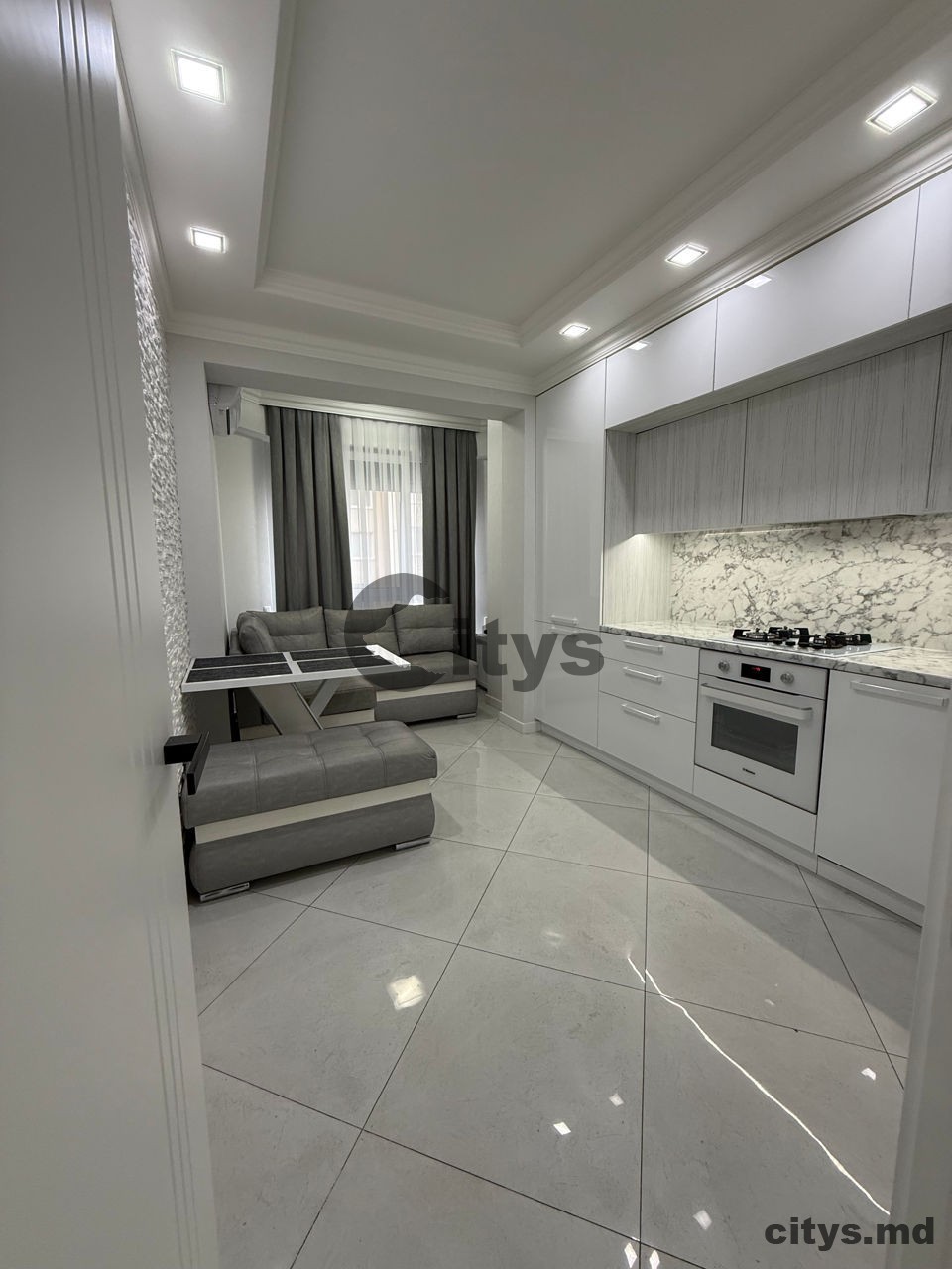 Apartament cu 3 camere, 80m², Mircea cel Batrin photo 0