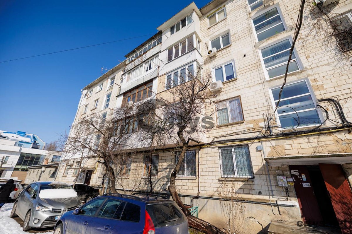 Apartament cu 2 camere, 50m², Miorita photo 3