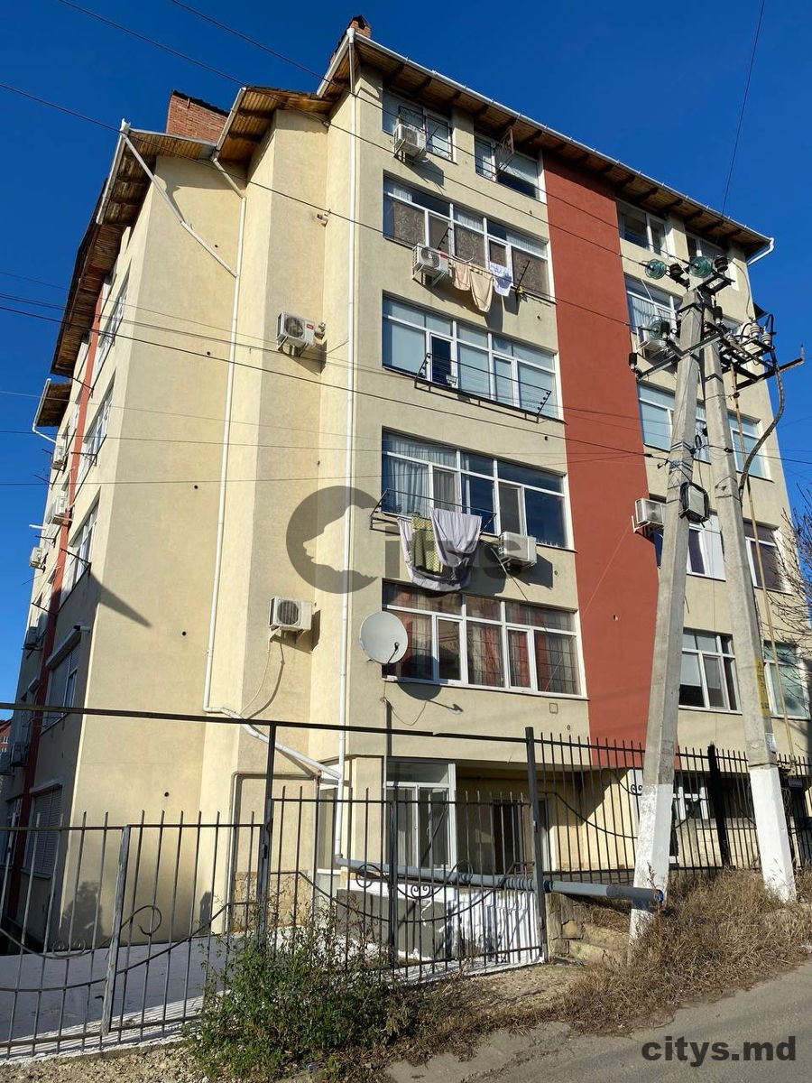 Apartament cu 3 camere, 70m², Durlești, str-la 4 Vovințeni photo 2