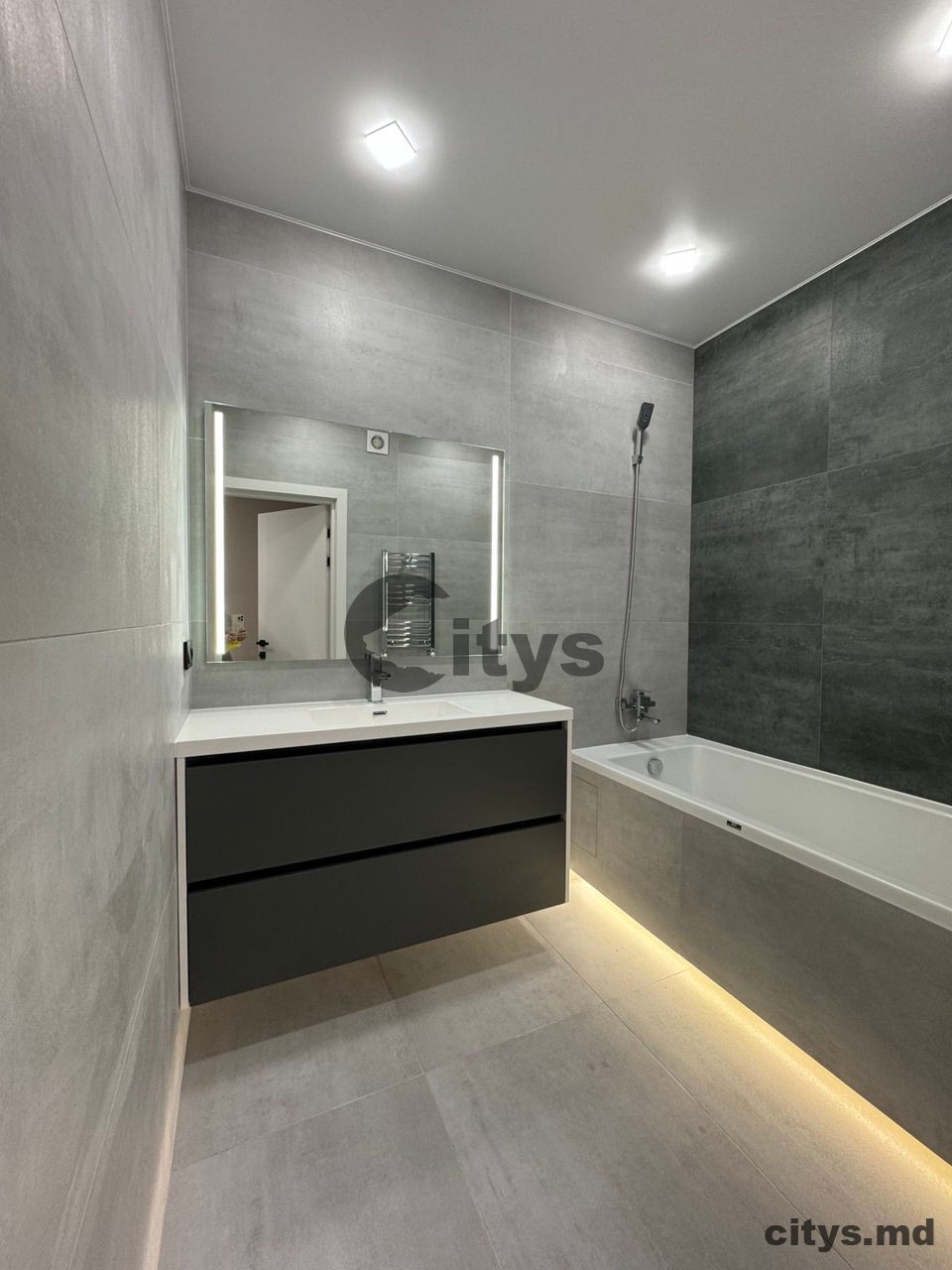 chirie-Apartament cu 2 camere, Riscani 70m², bd. Renasterii Nationale photo 6