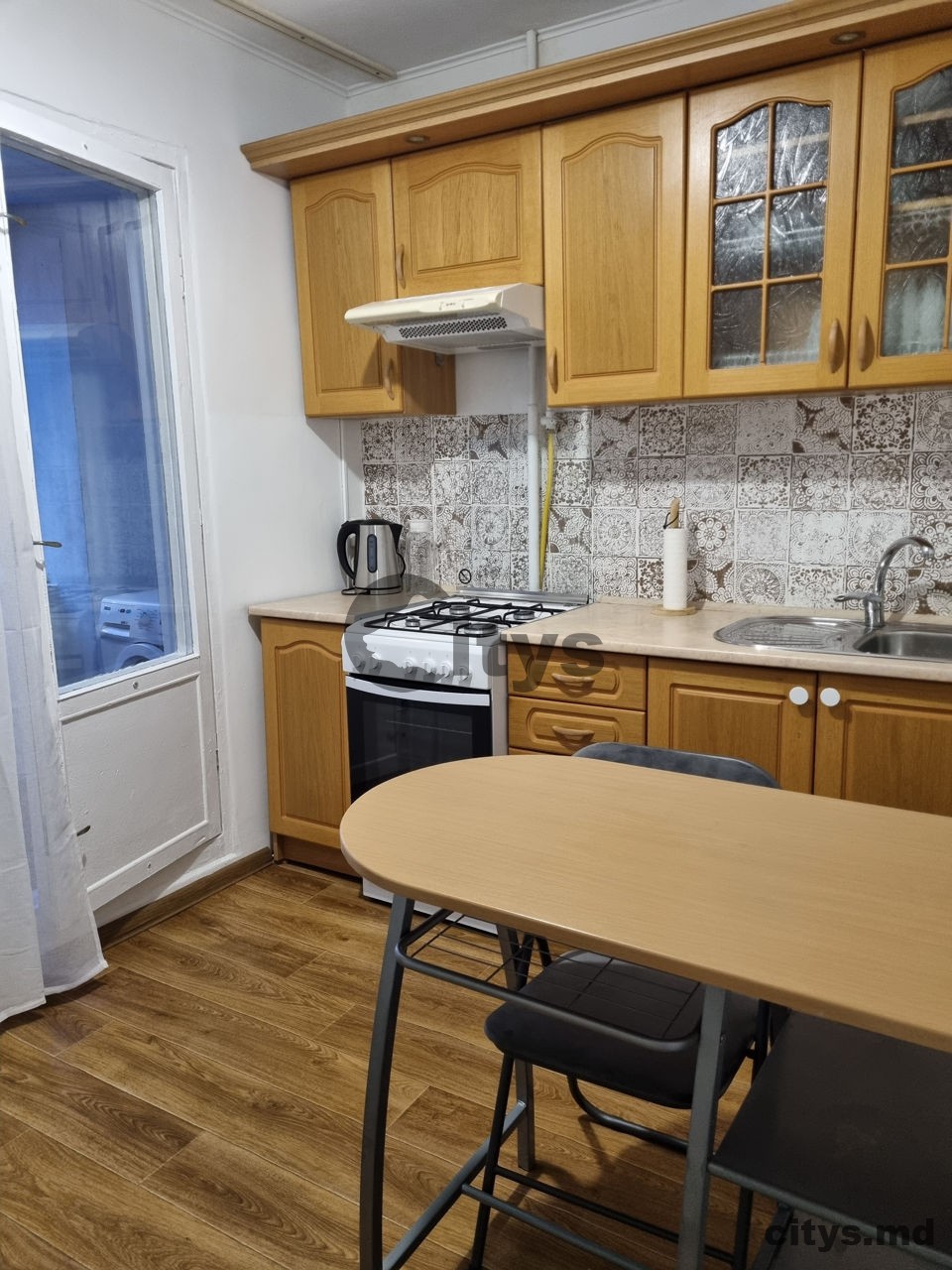 Chirie-Apartament cu 1 cameră, 40m², str. Ginta Latină photo 3