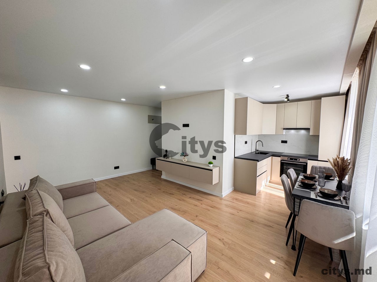 Apartament cu 2 camere, 60m², Botanica, Николае Титулеску photo 2