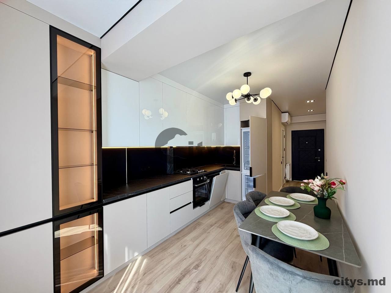 Apartament cu 2 camere, 70m², Burebista photo 1 - citys.md Apartament cu 2 camere, 70m², Burebista photo 0