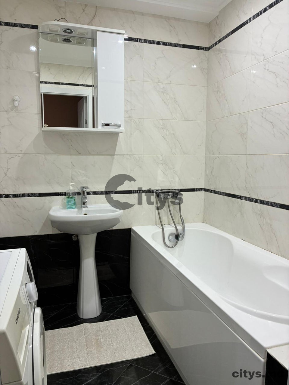 Apartament cu 2 camere,Riscani  68m², str. Florilor photo 4