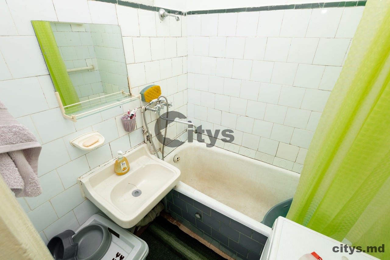Apartament cu 3 camere, 68m², str. Miron Costin photo 9