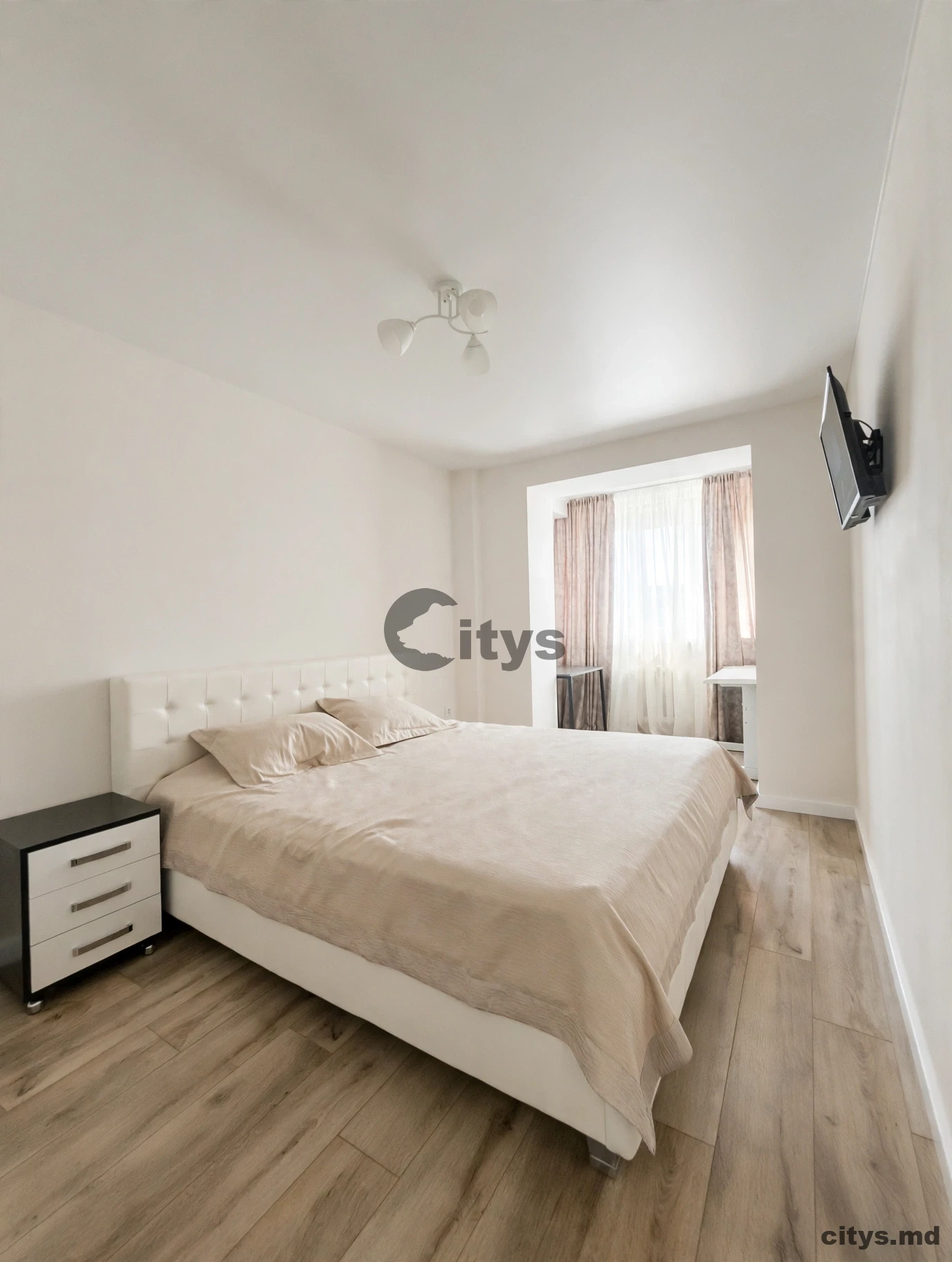 Apartament cu 3 camere, Riscani 76m², Московский пр-т photo 0
