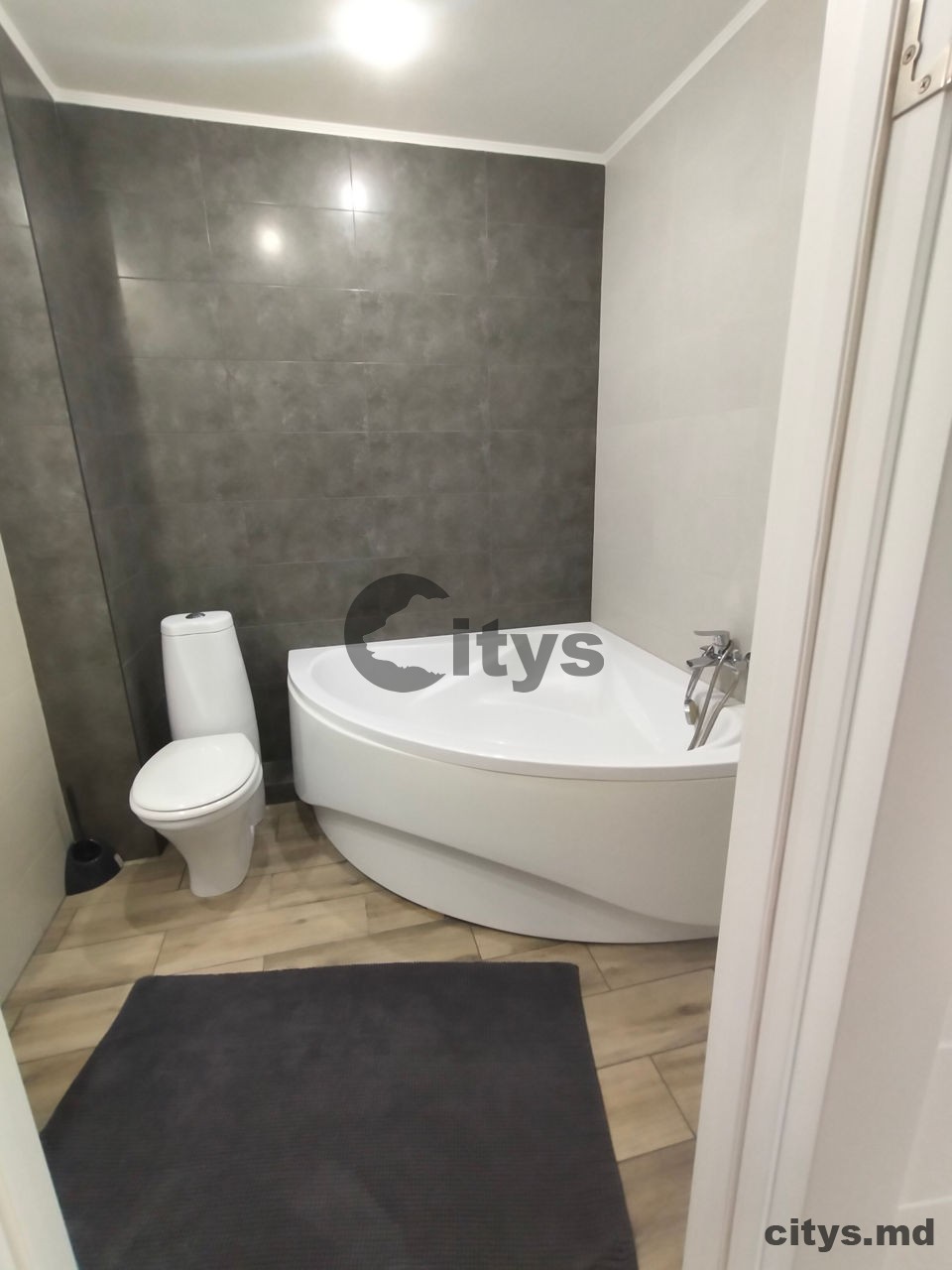 Apartament cu 3 camere, Riscani 76m², Московский пр-т photo 9
