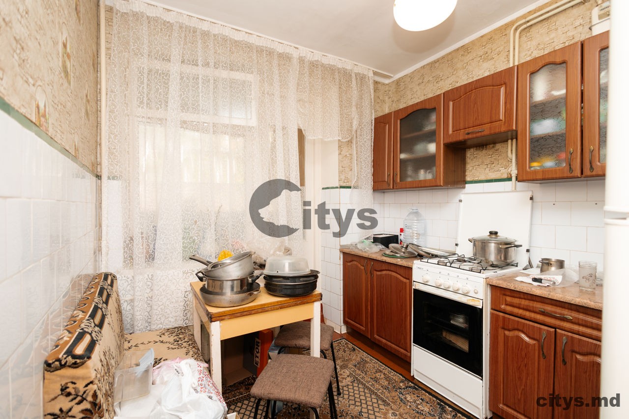Apartament cu 3 camere, 68m², str. Miron Costin photo 1