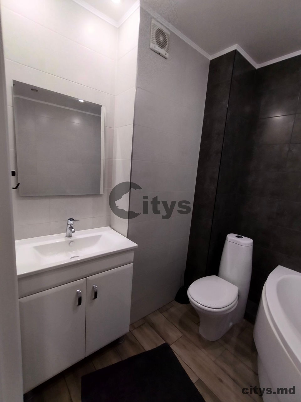 Apartament cu 3 camere, Riscani 76m², Московский пр-т photo 8