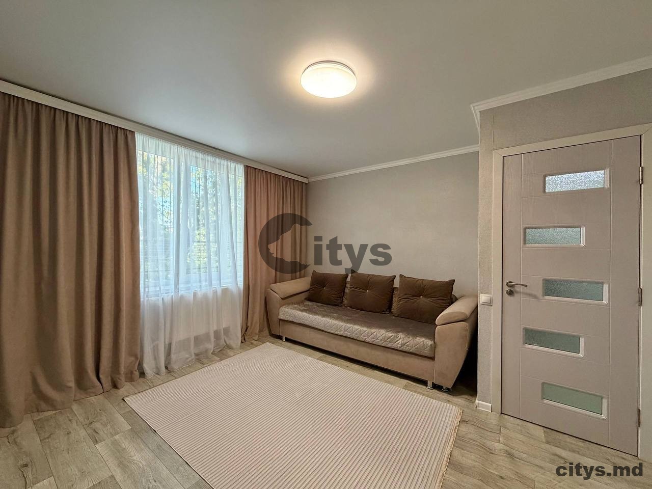 Малосемейка, 28м², Lex căci ski photo 3