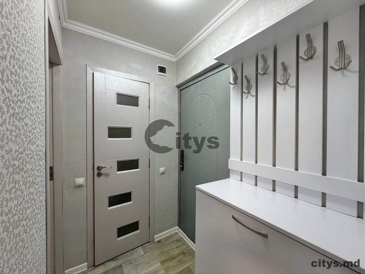 Малосемейка, 28м², Lex căci ski photo 1