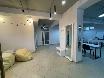 Universal, 176m², Кишинёв, улица Василе Коробан photo