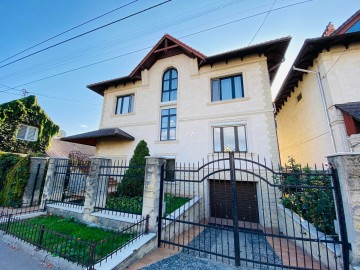 Дом с 2 уровнями, 560м², Chișinău, Buiucani, str. Alexandru Donici photo