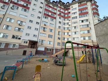 Apartament cu 2 camere, 50m², Chișinău, Centru, str. Tecuci photo