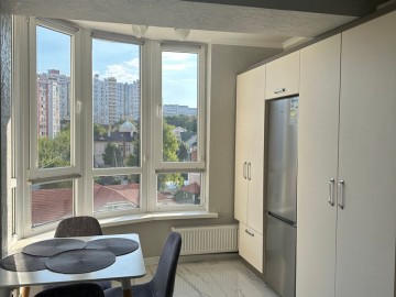 Chirie-Apartament cu 1 cameră, 50m², Chișinău, Centru, str. Nicolae Testemițanu photo