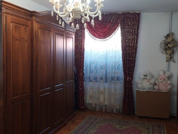 Casă cu 3 nivele, 365m², Floresti photo