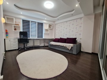 Apartament cu 2 camere, 70m², Chișinău, Buiucani, str. Paris photo