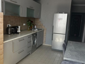 ChirieApartament cu 3 camere, 75m², Chișinău, Sculeni, str. Calea Ieșilor photo