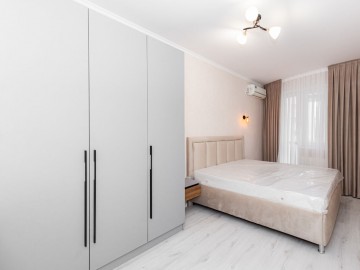 Apartament cu 2 camere, 87m², Chișinău, Centru, str. Valea Trandafirilor photo