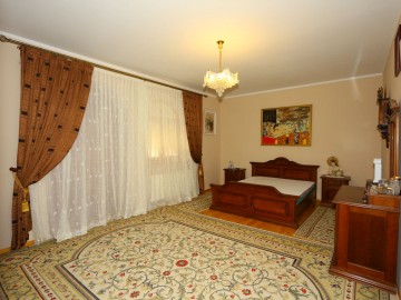 Casă cu 2 nivele, 180m² Codru, Sf.Petru photo