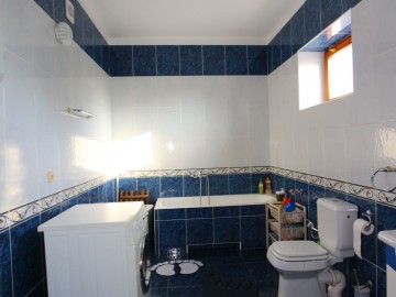 Casă cu 2 nivele, 180m² Codru, Sf.Petru photo