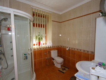 Casă cu 2 nivele, 180m² Codru, Sf.Petru photo