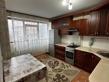 Chirie-Apartament cu 3 camere, 65m², str. Ginta Latină photo