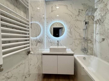 Apartament cu 3 camere, 75m², Botanica, Bacioii Noi photo