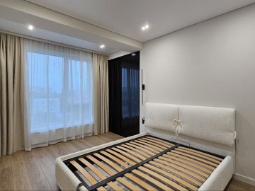 Apartament cu 3 camere, 85m², Жубиляра 6557 photo