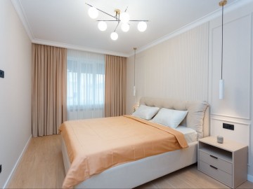 Apartament cu 3 camere, 96m², Мирча чел бэтрын photo