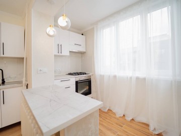 2-х комнатная квартира, 58м², Яловенская photo