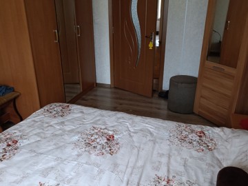 Apartament cu 4 camere, 80m², Strada București photo