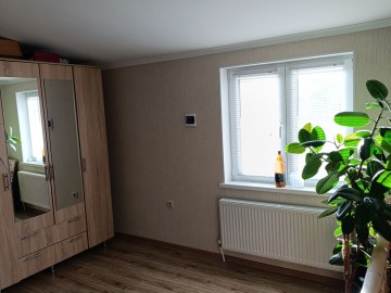 Apartament cu 4 camere, 80m², Strada București photo