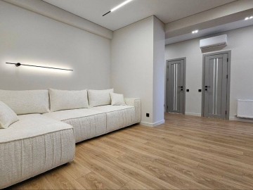 Apartament cu 3 camere, 87m², Rîșcani, Nicolae Dimo photo