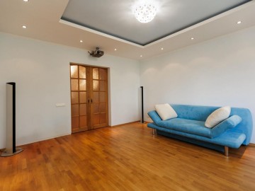 3-х комнатная квартира, 74м², Bd. Decebal photo