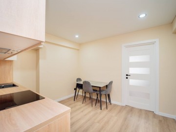 Apartament cu 2 camere, 54m², Calea Ieşilor 6754 photo